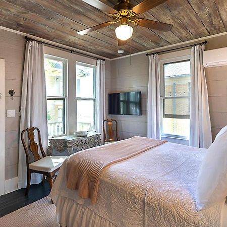 Katy House Bed And Breakfast Smithville エクステリア 写真