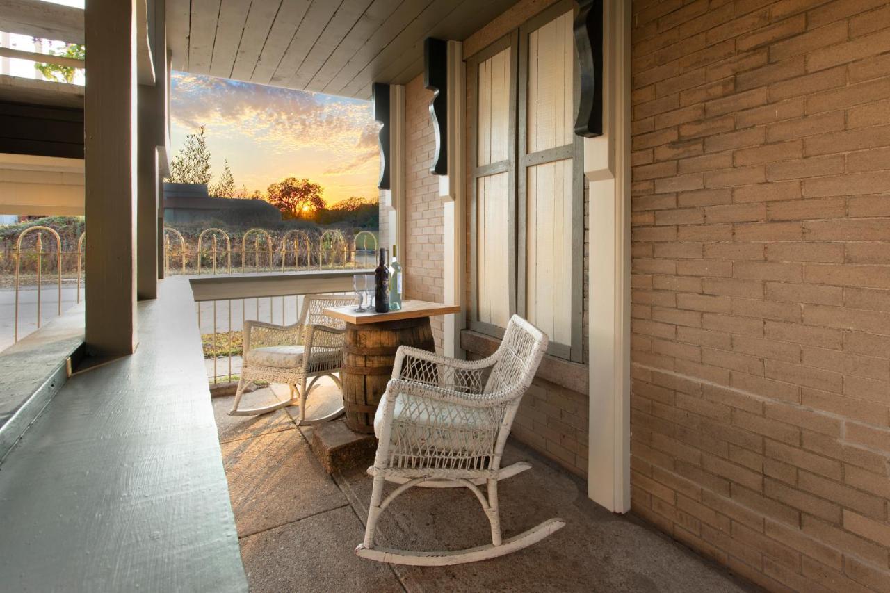 Katy House Bed And Breakfast Smithville エクステリア 写真