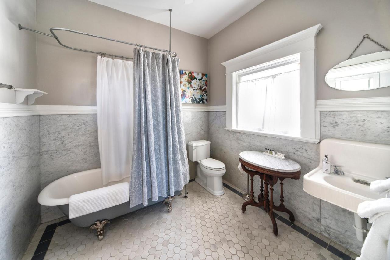 Katy House Bed And Breakfast Smithville エクステリア 写真
